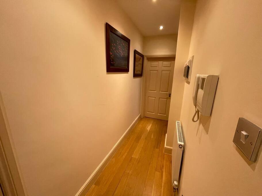 Appartamento Luxurious Serviced Apt Next To The City Of London And Tower Bridge Esterno foto